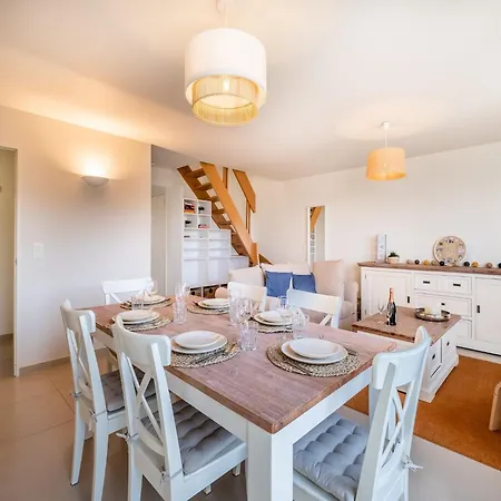 Coastal Retreat With Balcony, Cleaning Included *