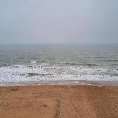 Apartment Coastal Retreat With Balcony, Cleaning Included Koksijde